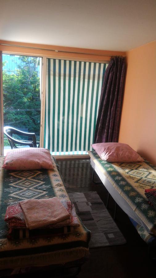 Green Stairs Guest house Tbilisi Buitenkant foto