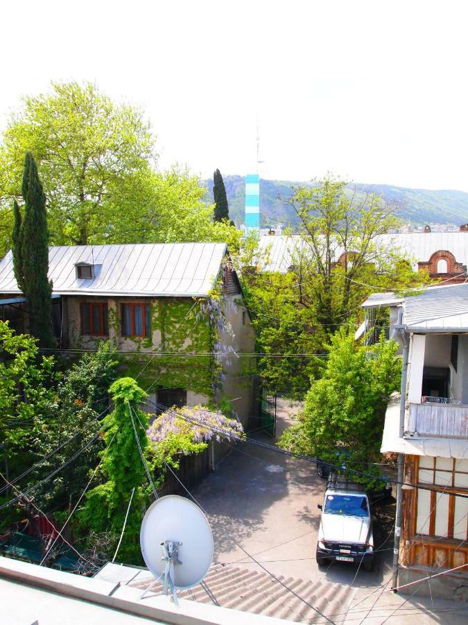 Green Stairs Guest house Tbilisi Buitenkant foto