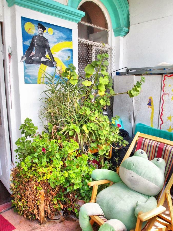 Green Stairs Guest house Tbilisi Buitenkant foto