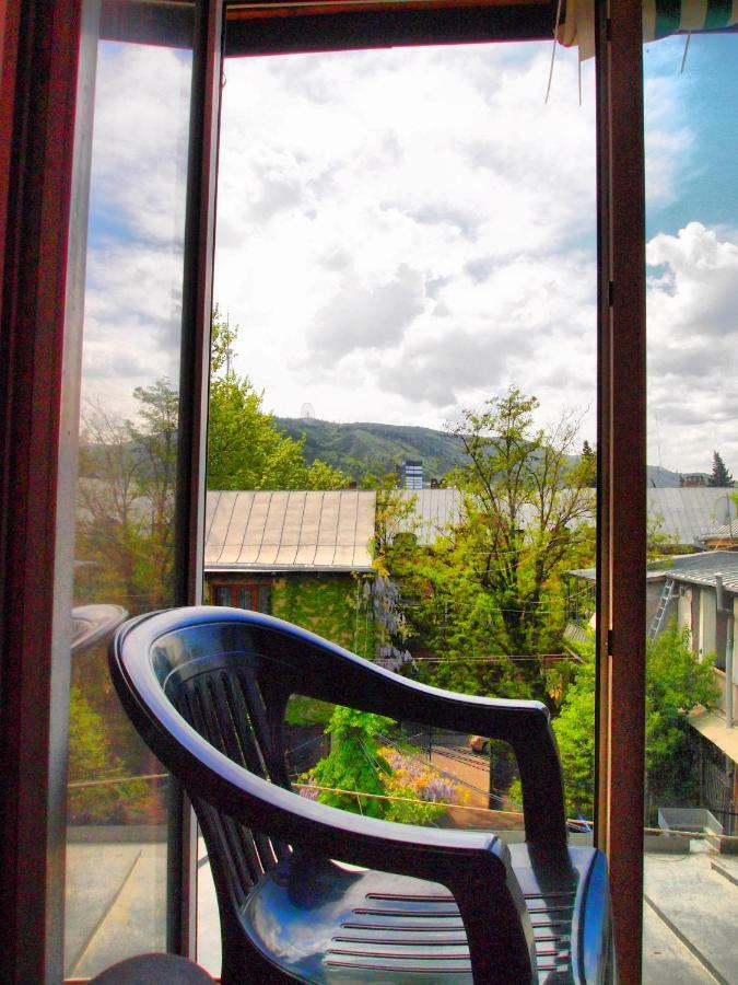Green Stairs Guest house Tbilisi Buitenkant foto