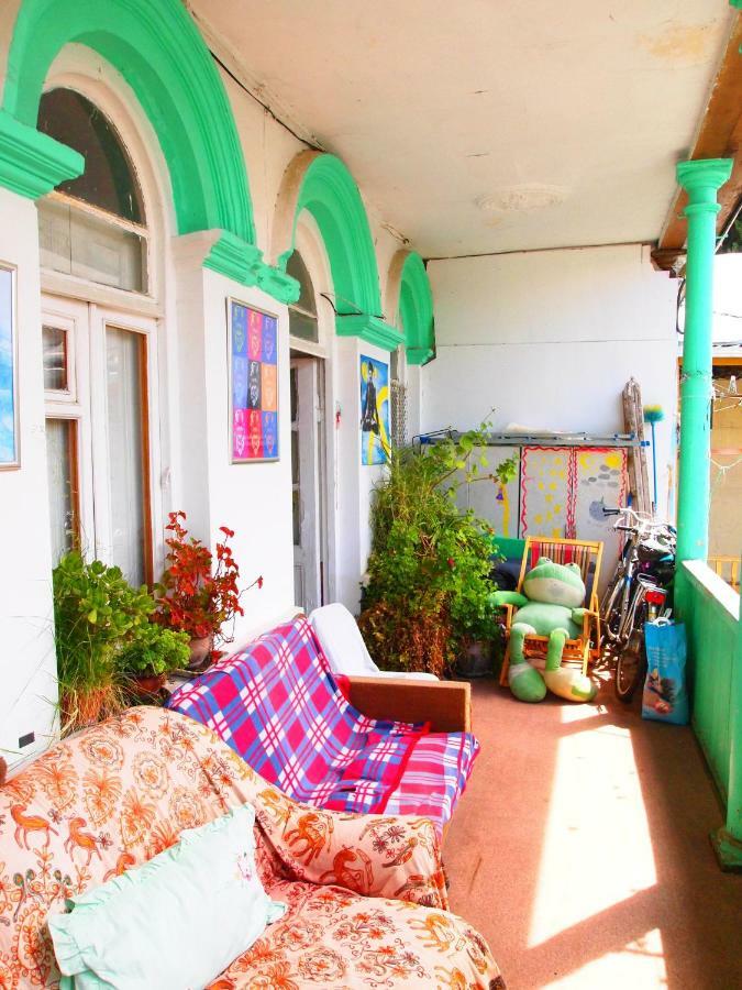 Green Stairs Guest house Tbilisi Buitenkant foto