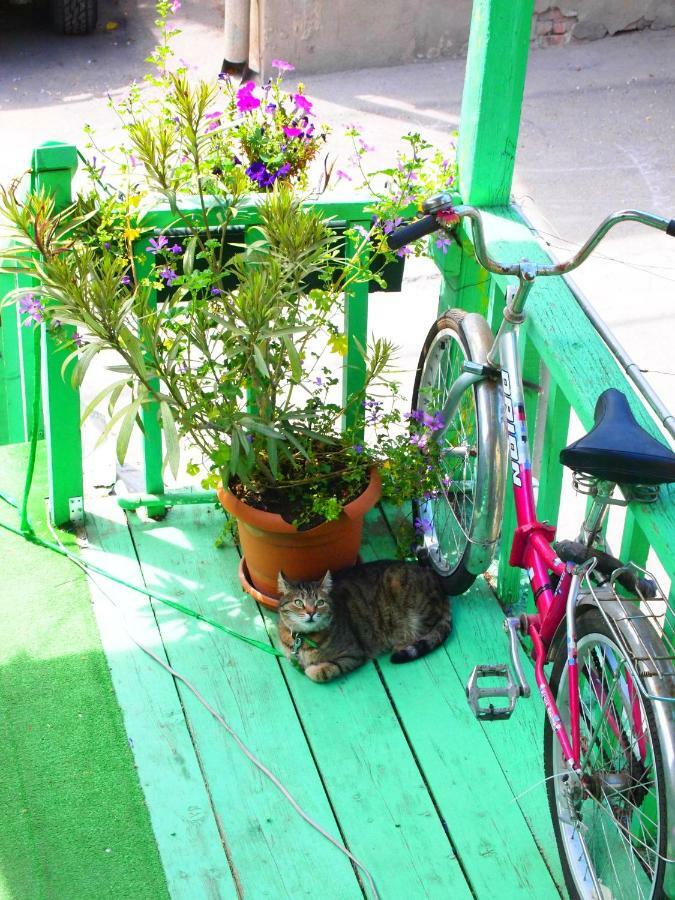 Green Stairs Guest house Tbilisi Buitenkant foto